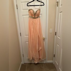 NEVER WORN - Women’s Peach Prom Dress, Size: 6